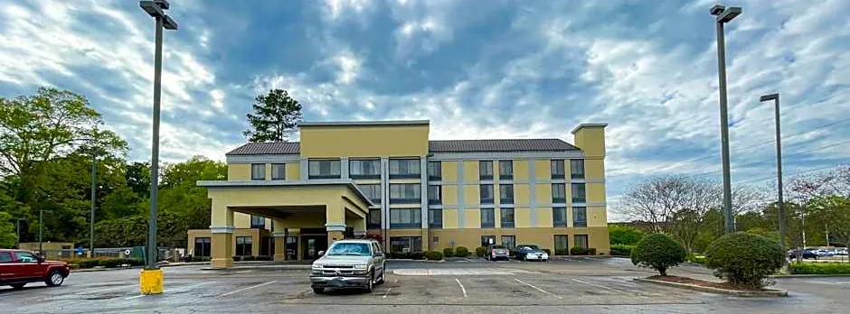 OYO Townhouse Jackson - Ridgeland