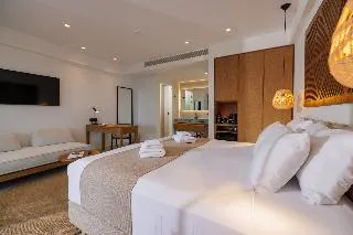 Deos Luxury Suites - Adults Only