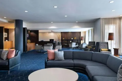 Courtyard by Marriott Omaha Aksarben Village