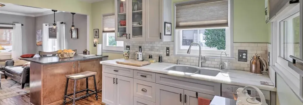Charming Craftsman Bungalow With Garden & Hot Tub!
