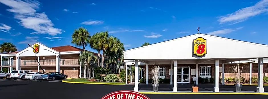 Super 8 by Wyndham Lake City