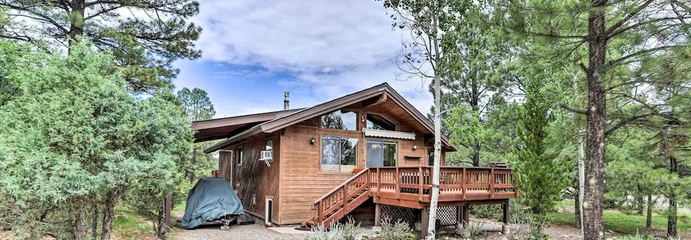 Luxe Pagosa Springs Cabin w/ Sauna & Hot Tub!