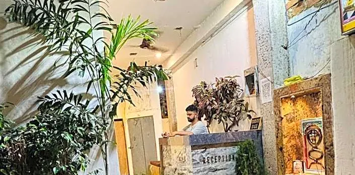 SRI KEDAR KHAND PAYING GUEST HOUSE
