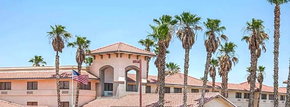 Ramada by Wyndham Barstow