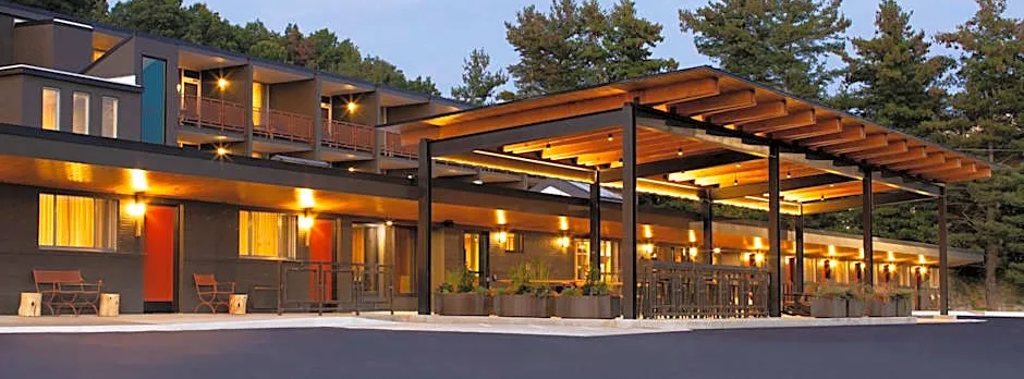 Rhode's Motor Lodge