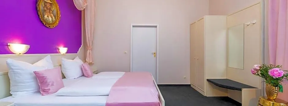 W22 Hotel
