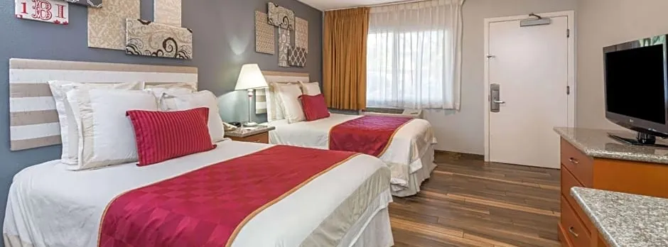 Ramada by Wyndham near SeaWorld / Mission Beach