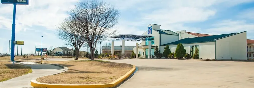 Motel 6 Corsicana, TX