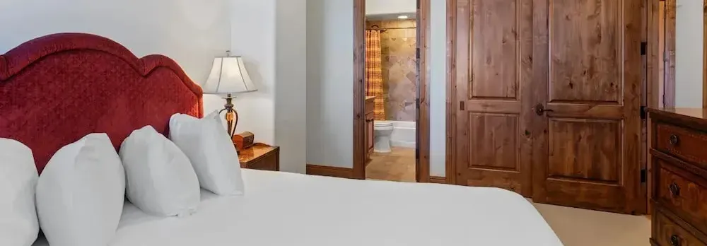 Grand Lodge - 3 Bedroom Deluxe #206 - Ski-in/out 3 Condo