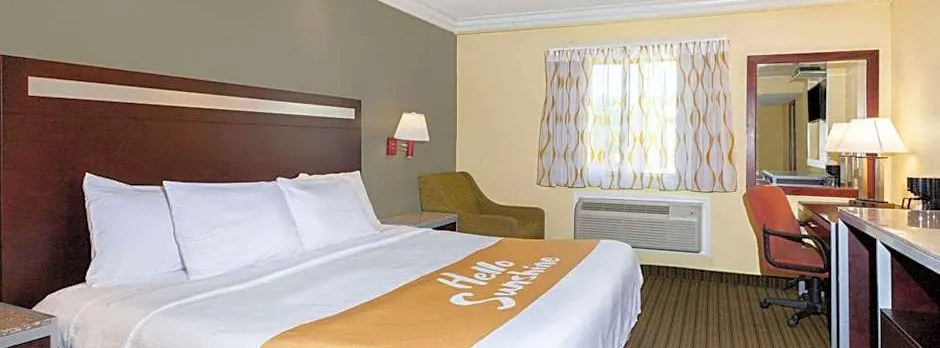 Days Inn by Wyndham Nanuet / Spring Valley