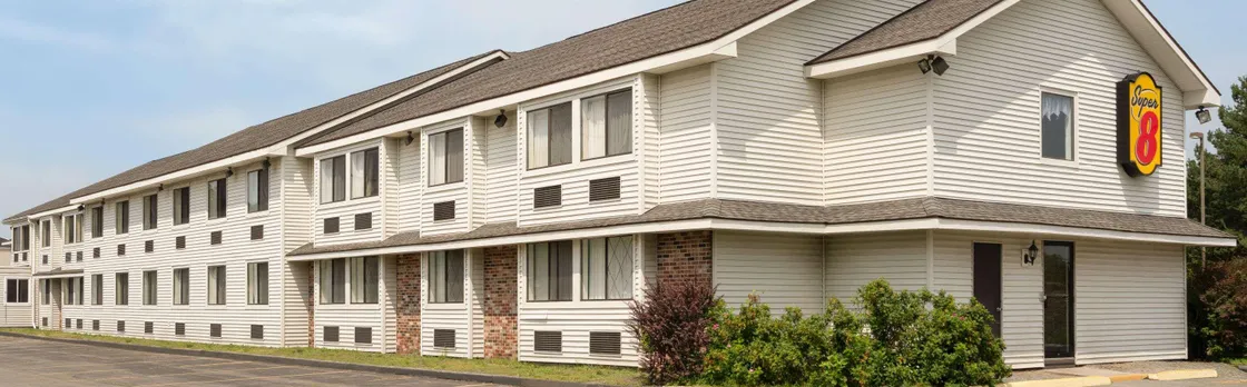 Super 8 by Wyndham Portland/Westbrook Area