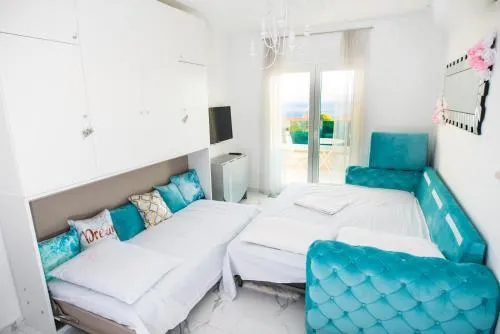 Sea view luxury studio apartment