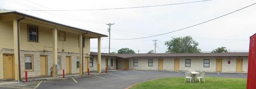 Travel Inn And Suites