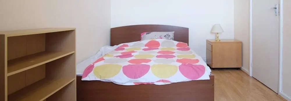 2-Bed Apartment in London Woolwich