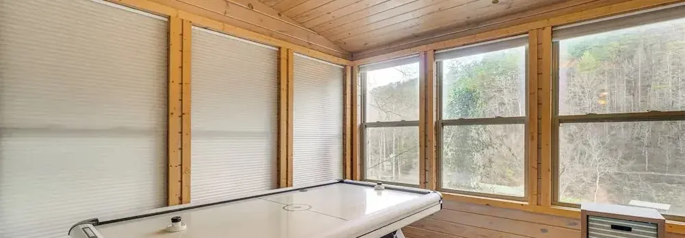 Hot Tub, Trails, Views! Little River Retreat