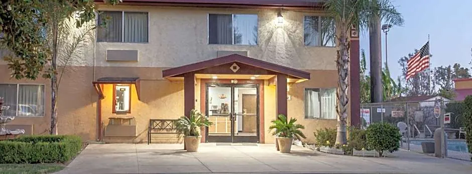 Super 8 by Wyndham Selma/Fresno Area