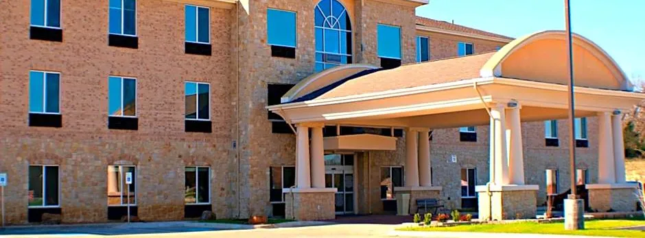 Holiday Inn Express & Suites Bonham By IHG