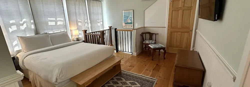 Entire Historic 5 Bed/ 5 Bath Inn Sleeps 17 5 Bedroom Home