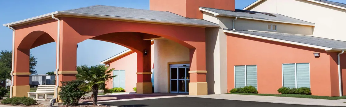 Days Inn & Suites by Wyndham Marquez