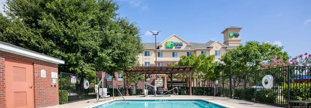 Holiday Inn Express Hotel & Suites Dallas-Grand Prairie I-20
