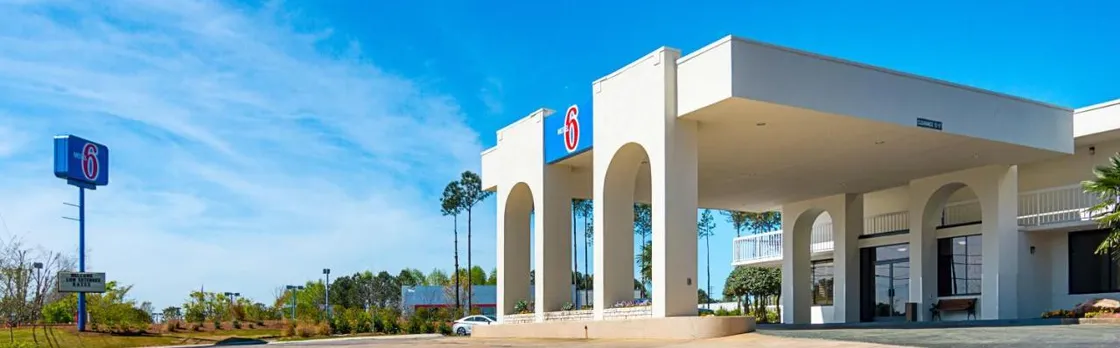 Motel 6 Newnan
