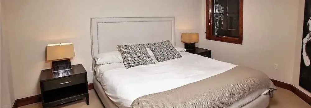 Ritz Carlton Vail #4 4 Br Condo