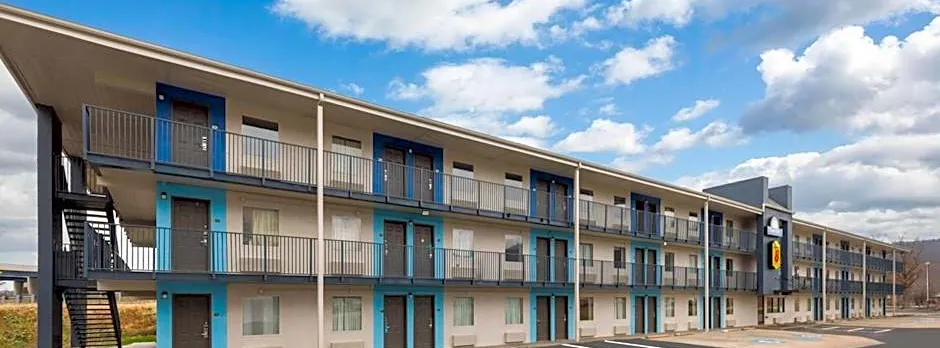 Super 8 by Wyndham Charleston WV
