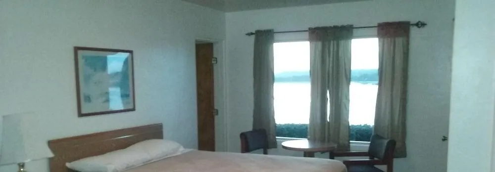 The Bay Bridge Motel
