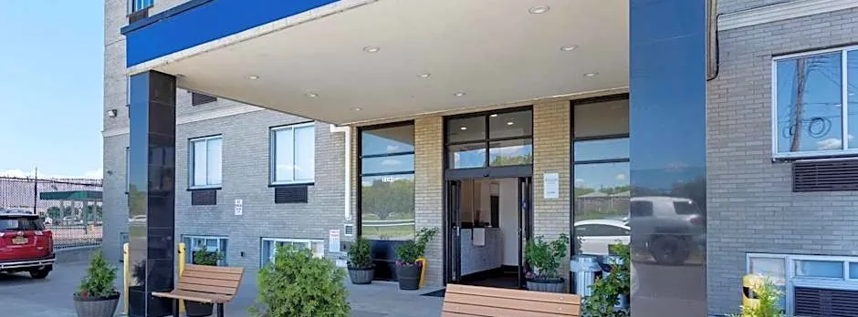 Avion Inn Near LGA Airport, an Ascend Collection Hotel