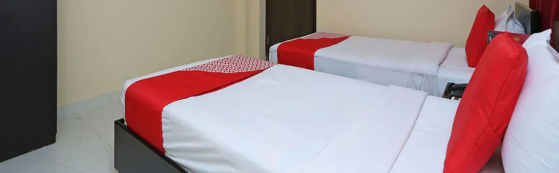 Aura Inn by Oyo Rooms