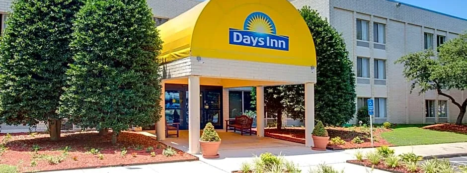 Days Inn by Wyndham Newport News City Center Oyster Point
