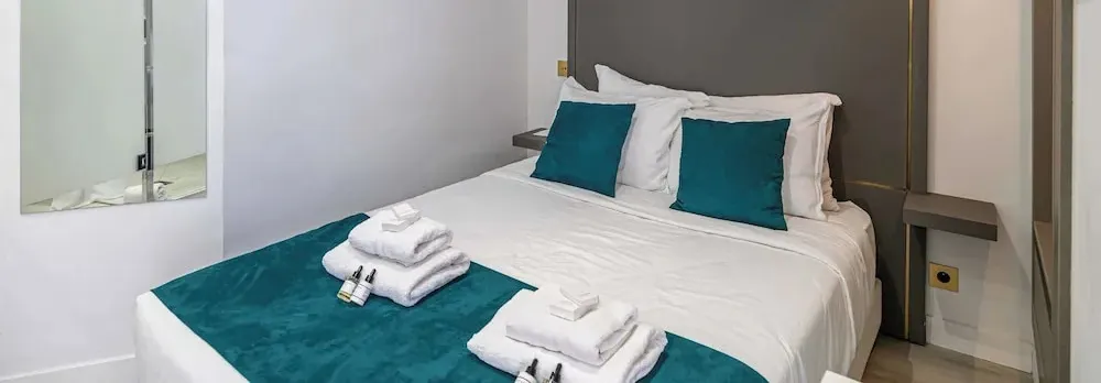 Hotel Avaton - Deluxe Bedroom Balcony - Cannes Palais