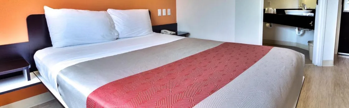 Motel 6 Dallas Lewisville