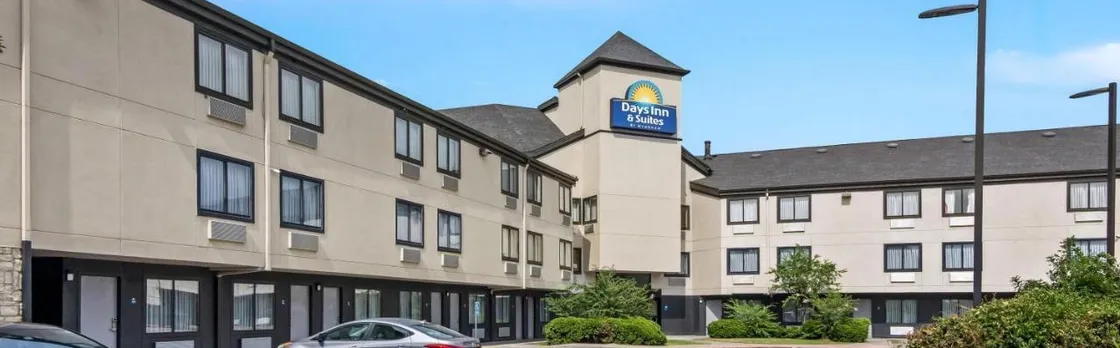 Days Inn & Suites by Wyndham Desoto