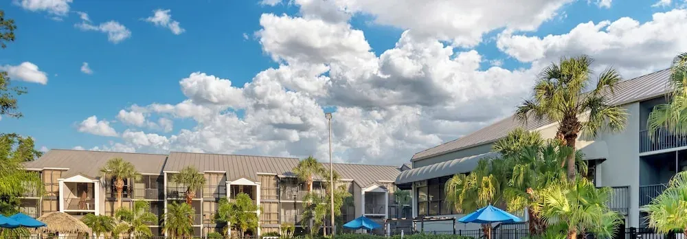 Parkway International Resort by Coolvacay