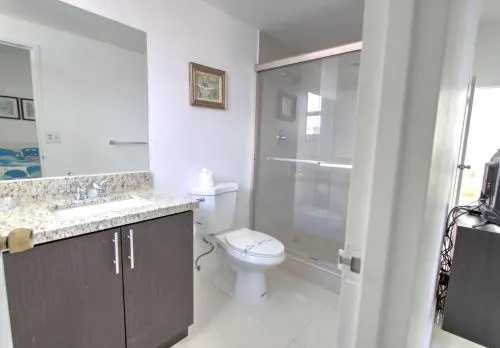Miami Hollywood Two Bedroom Penthouse With Intracoastal View 005-22bvic