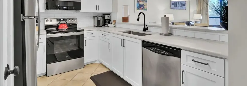 Newly Renovated Beachfront Condo Pool & Balcony 108 Summerhouse by Avantstay