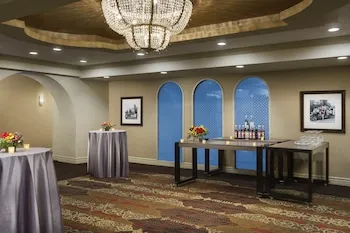 Radisson at USC, Los Angeles