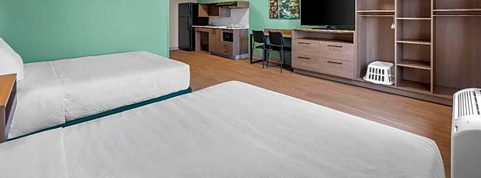 ECHO Suites Extended Stay by Wyndham Colorado Springs Airport