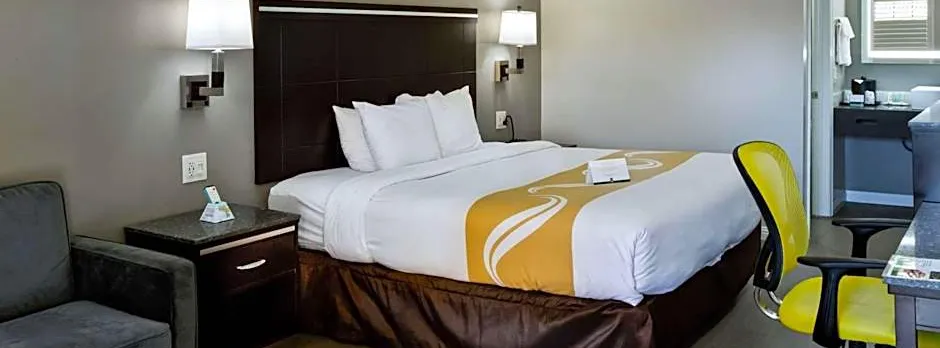 Bay Area Inn & Suites