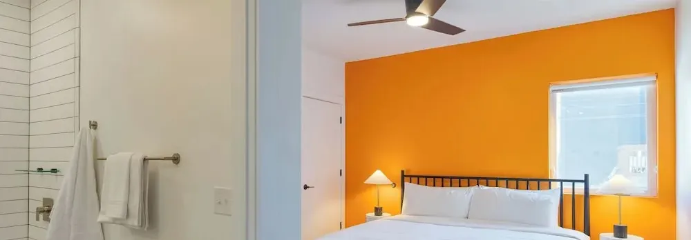 The Carter Buyout - 2 Units by Avantstay Group Stay, Sleeps 24