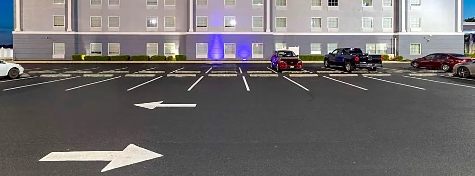Best Western Plus Brunswick Inn & Suites