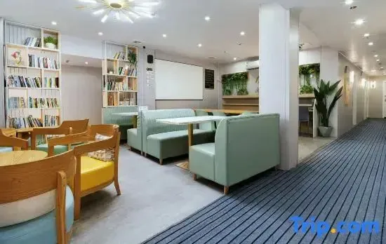 Mijia Youth Hotel (Shanghai Hongqiao Luohe Luo Shop)