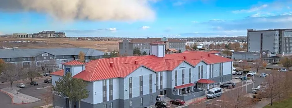 AmericInn by Wyndham Denver Airport