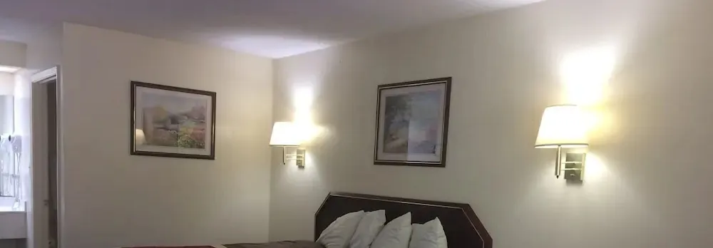 Days Inn and Suites Selma