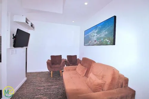 Sala quarto c/ 2 banheiros para 4 pessoas