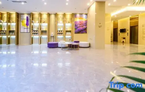 Lavande Hotel (Chengdu Xinjin Rulin Road Metro Station)