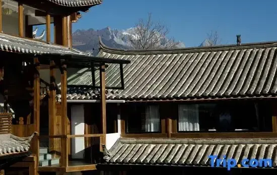 Muye Mountain Residence · Golden Light on the Snow Mountains(Baisha Ancient Town Branch)