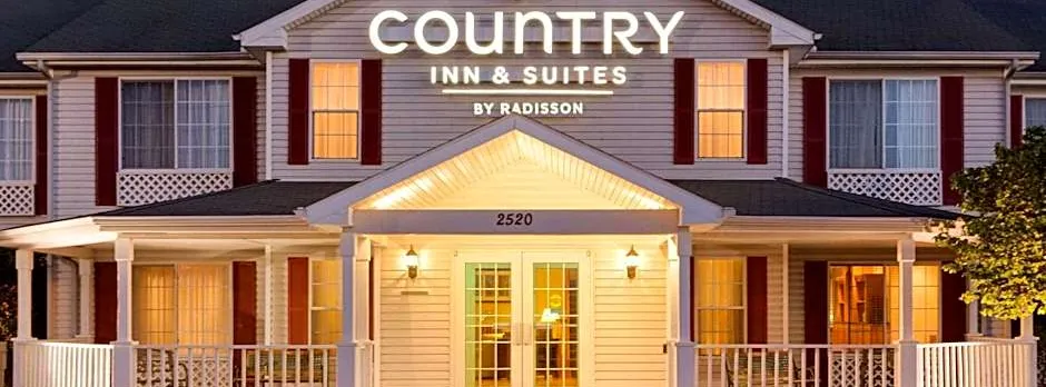 Country Inn & Suites by Radisson, Nevada, MO