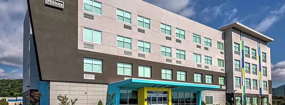 Tru by Hilton Roanoke Hollins